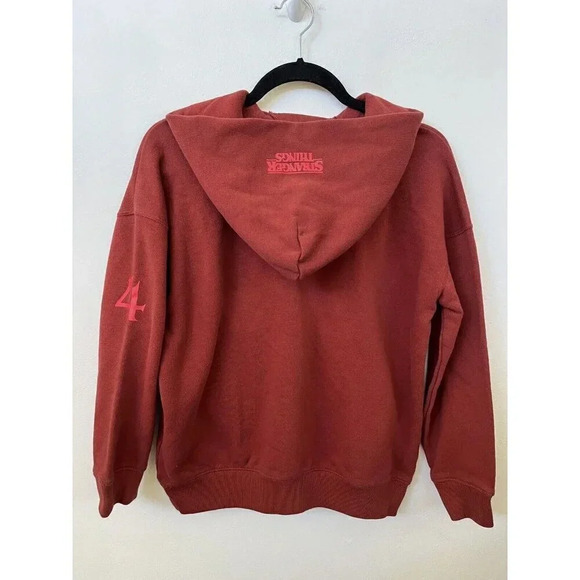 Gap x Stranger Things season 4 sz 10 (teen) Red Upside Down Logo Limited Edition - Picture 7 of 7